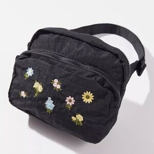 Baggu Black Ditsy Floral Embroidered
Fanny Pack
